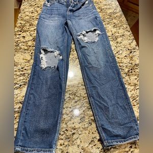 Size 00. American Eagle, Mom, straight jeans.